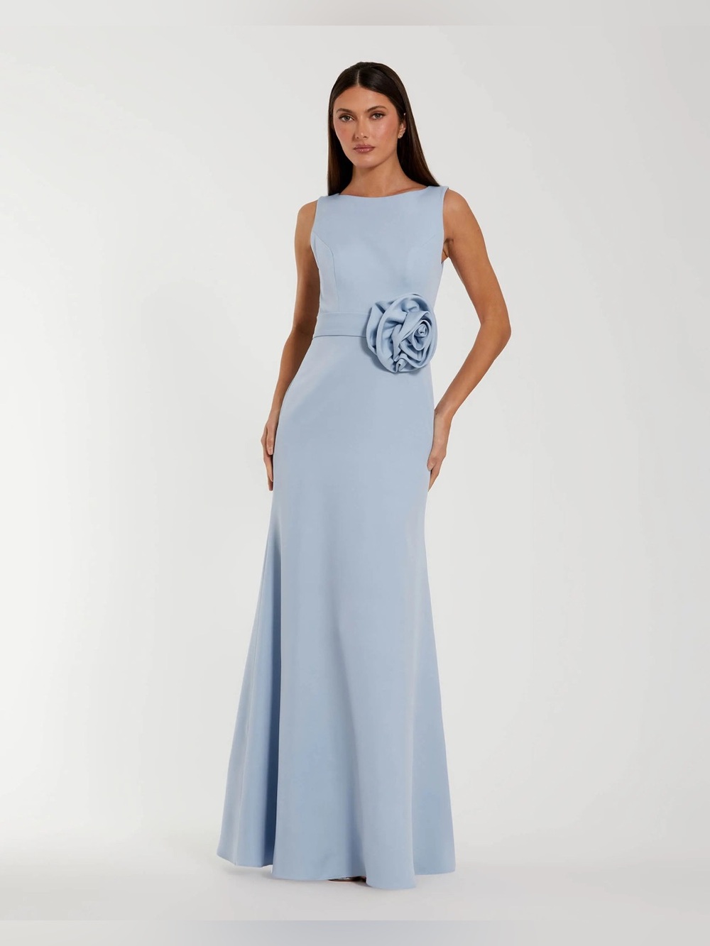 MAC DUGGAL
Blue Boat Neck Crepe A Line Gown With Flower Size 2